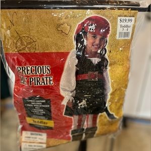 Precious little pirate costume for Toddlers
